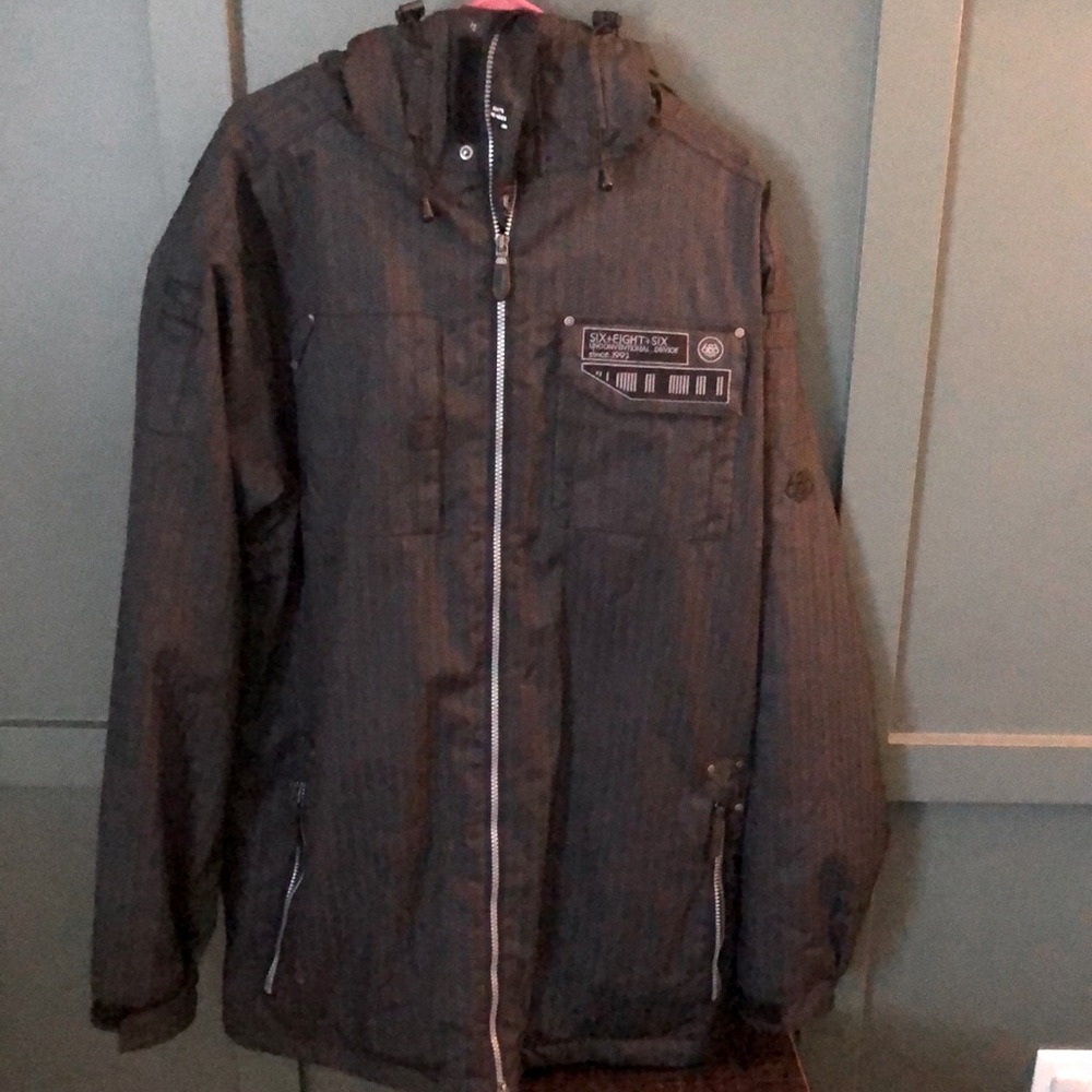 Black 686 boats and hoes snowboard jacket
